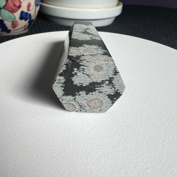 Snowflake Obsidian Crystal Tower (#6) - Picture 4 of 9